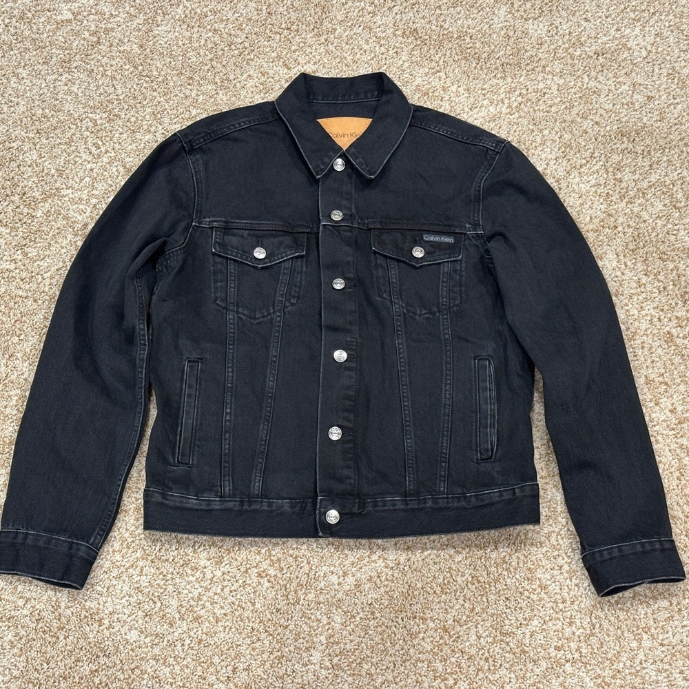 Calvin Klein - *NWOT* Men’s Classic Denim Trucker Jacket in Black (Size: M)